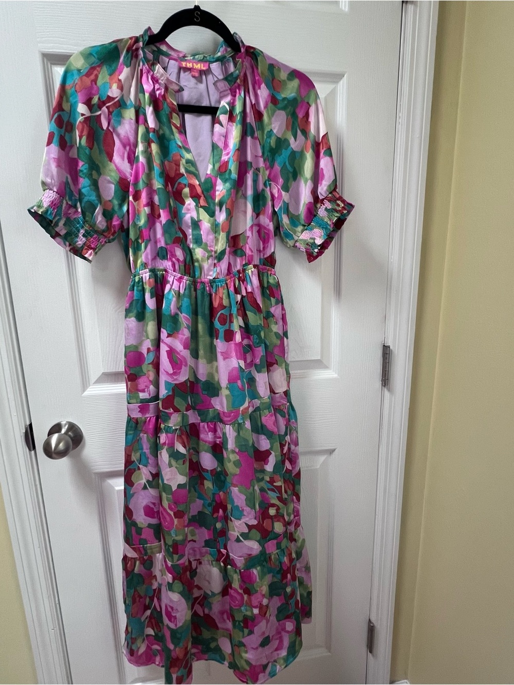THML Anthropologie Vibrant Floral Print Tiered Midi Dress Puff Sleeve Smocked XS